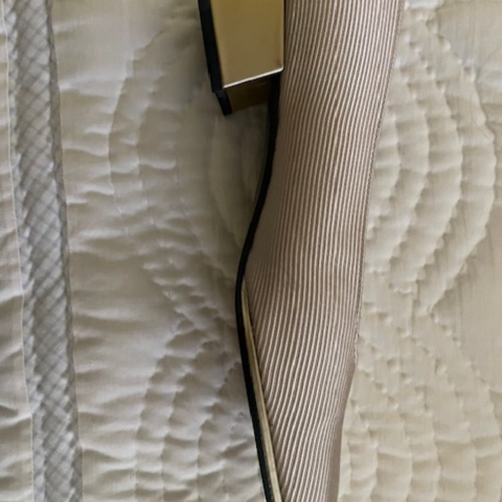 Shoes - Picture 3 of 4